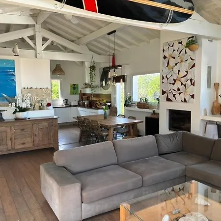 Proche Des Plages Et Commodités, Au Calme, Piscine Chauffée Bidart