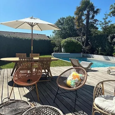 Proche Des Plages Et Commodités, Au Calme, Piscine Chauffée Villa Bidart