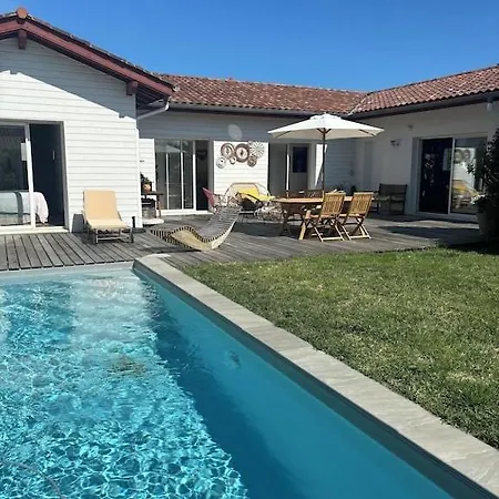 Proche Des Plages Et Commodites, Au Calme, Piscine Chauffee *