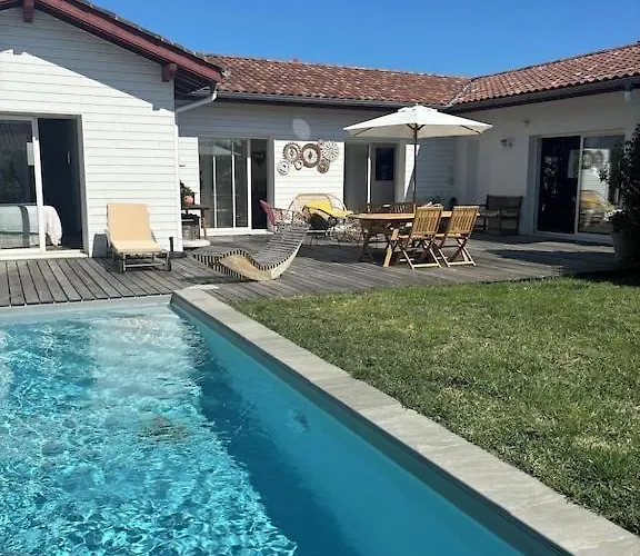 Proche Des Plages Et Commodites, Au Calme, Piscine Chauffee *