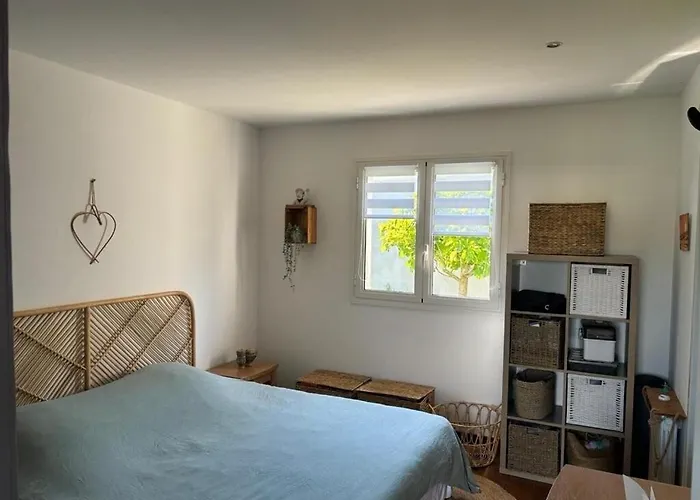 Villa Proche Des Plages Et Commodites, Au Calme, Piscine Chauffee Bidart